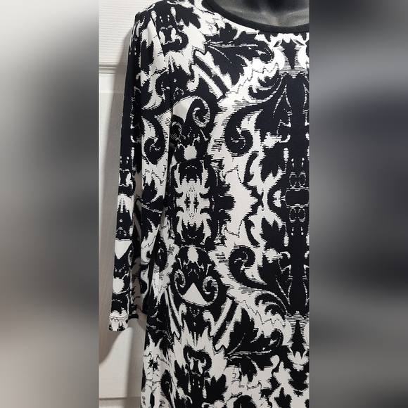 Eliza J Women's Black & White Patterned 3/4 Sleeve Sheath Dress Size 6 Pink Hem - Picture 3 of 9